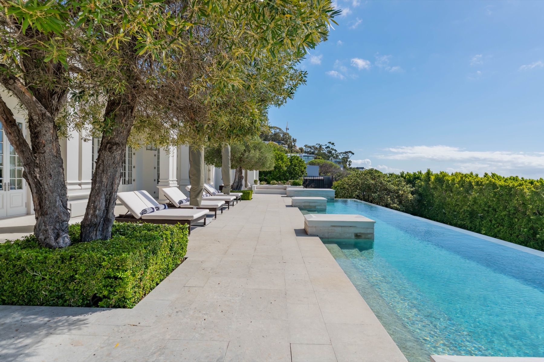 Atlantic Seaboard mansion — architectural exterior